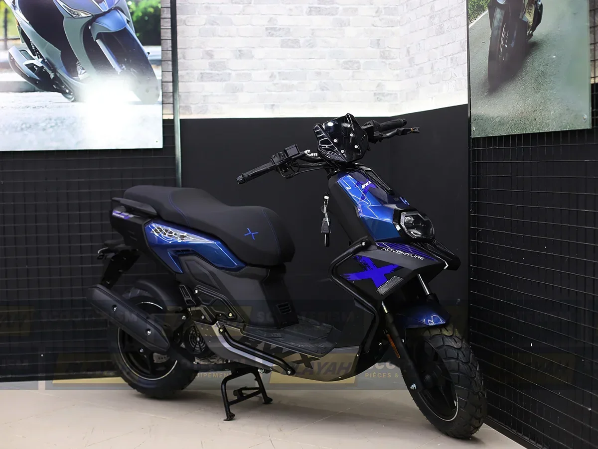 BWX ADVENTURE BLUE COLOR